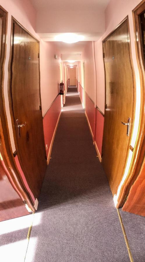 Hotel Le Pommeil Guéret Eksteriør billede