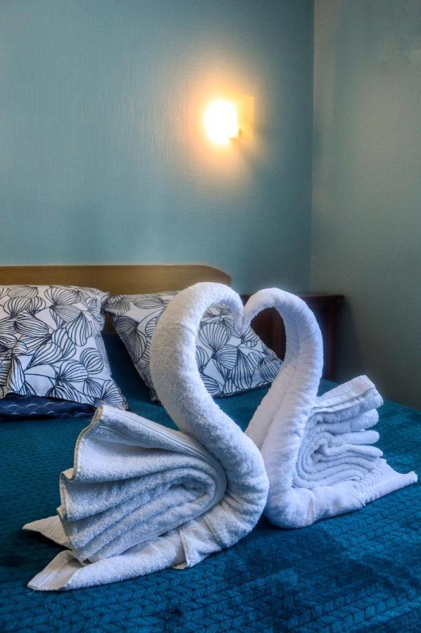 Hotel Le Pommeil Guéret Eksteriør billede