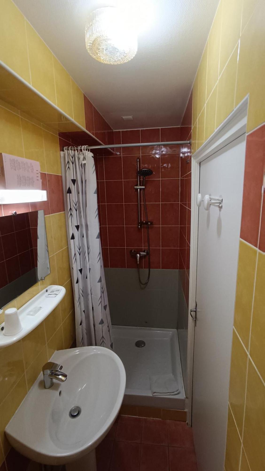 Hotel Le Pommeil Guéret Eksteriør billede