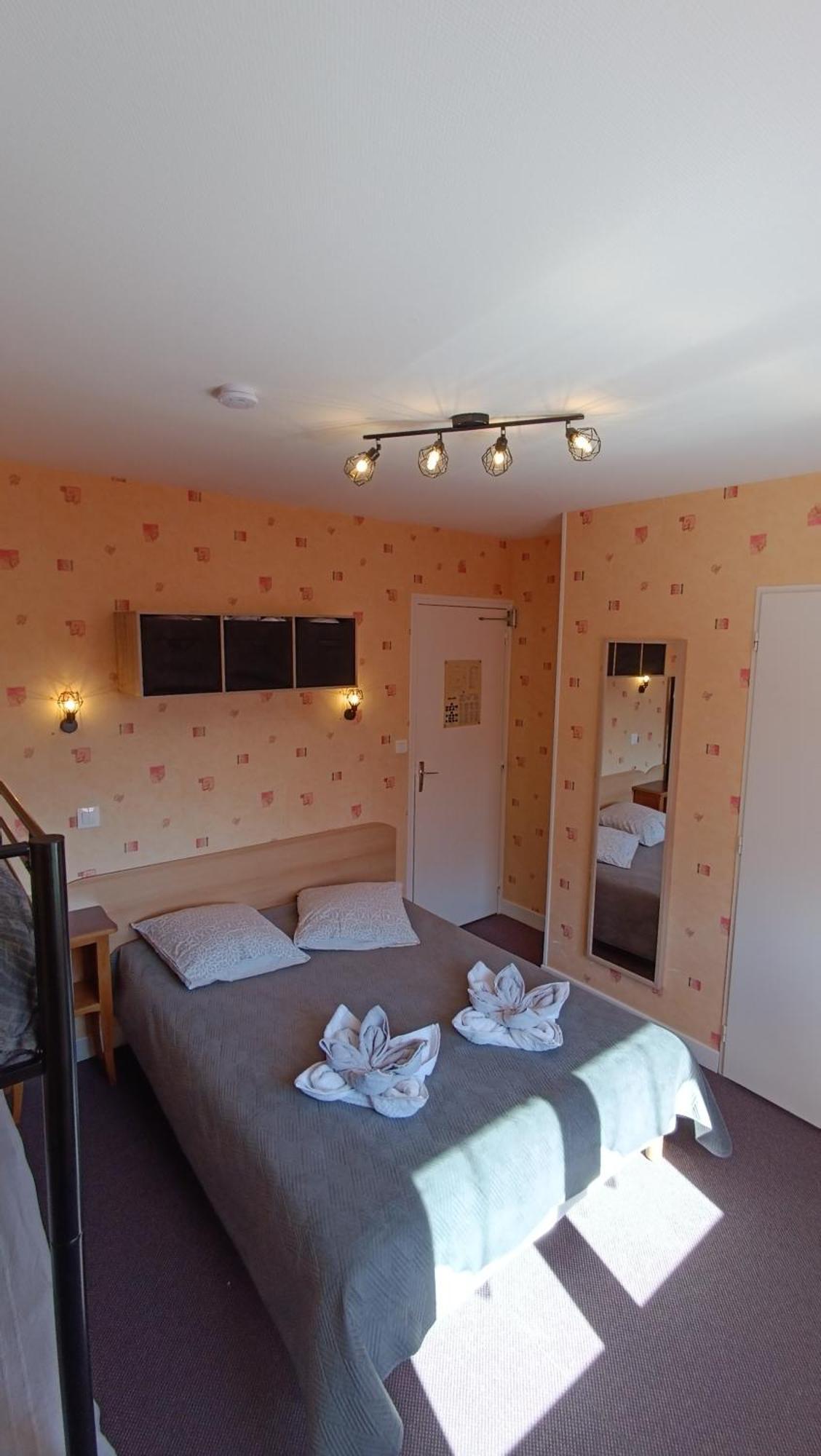 Hotel Le Pommeil Guéret Eksteriør billede