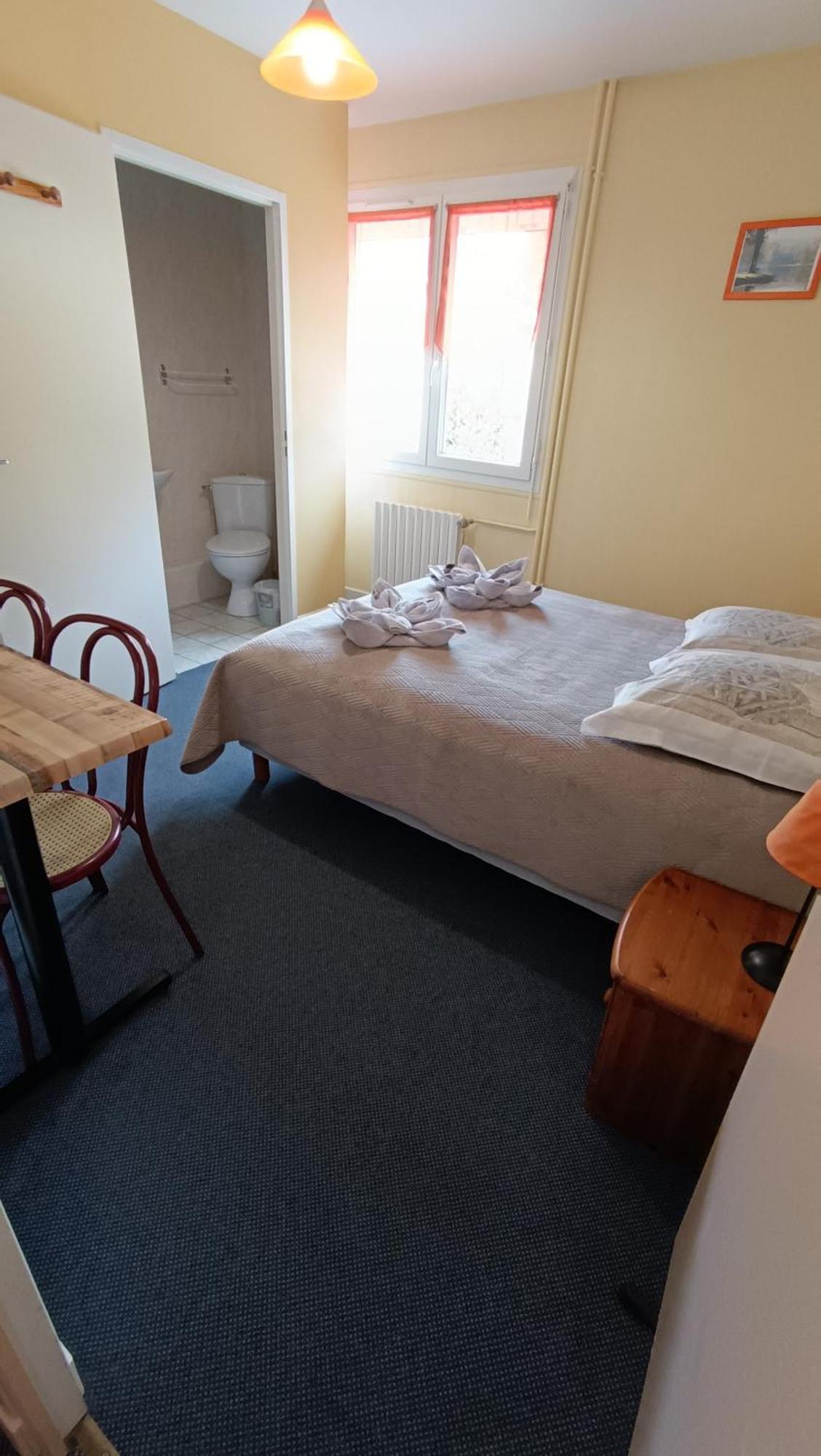 Hotel Le Pommeil Guéret Eksteriør billede